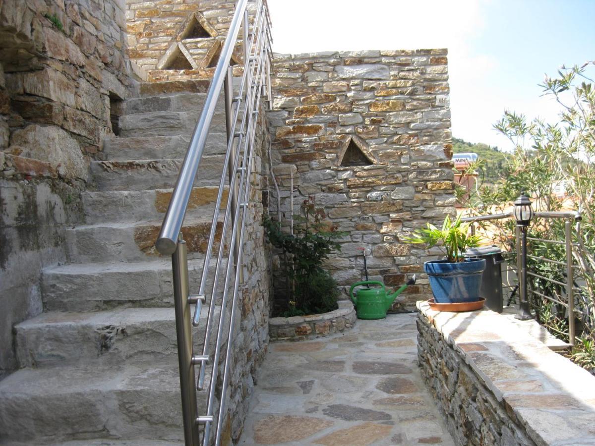 Astra-Ferienhaus Mit Grosser Dachterrasse Und Top-Ausstattung In Nas Armenistis  Exterior foto